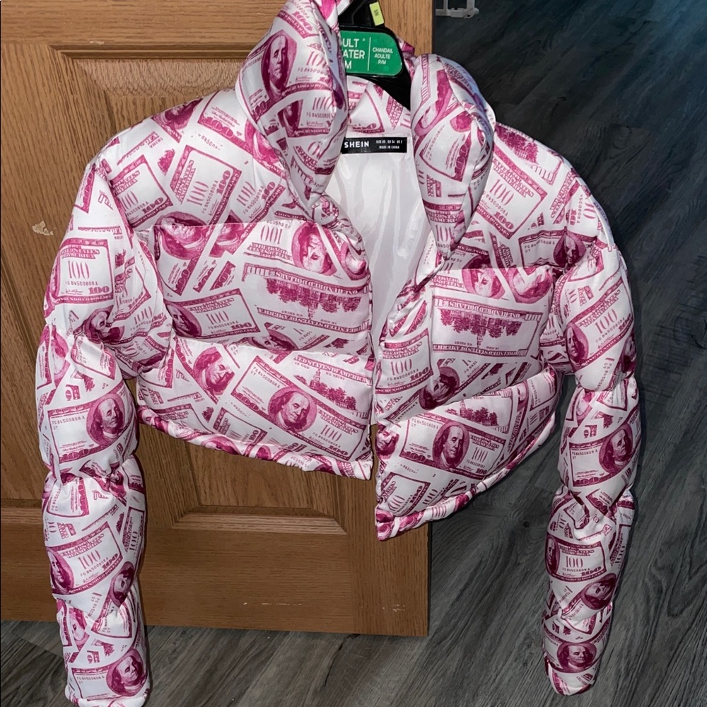 SHEIN White and Pink Money Print Puffer Jacket